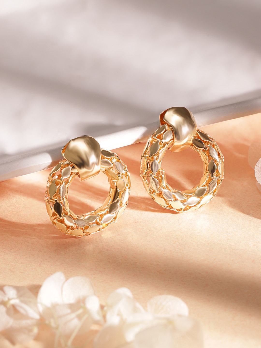 

TOKYO TALKIES X rubans FASHION ACCESSORIES Circular Hoop Earrings, Gold