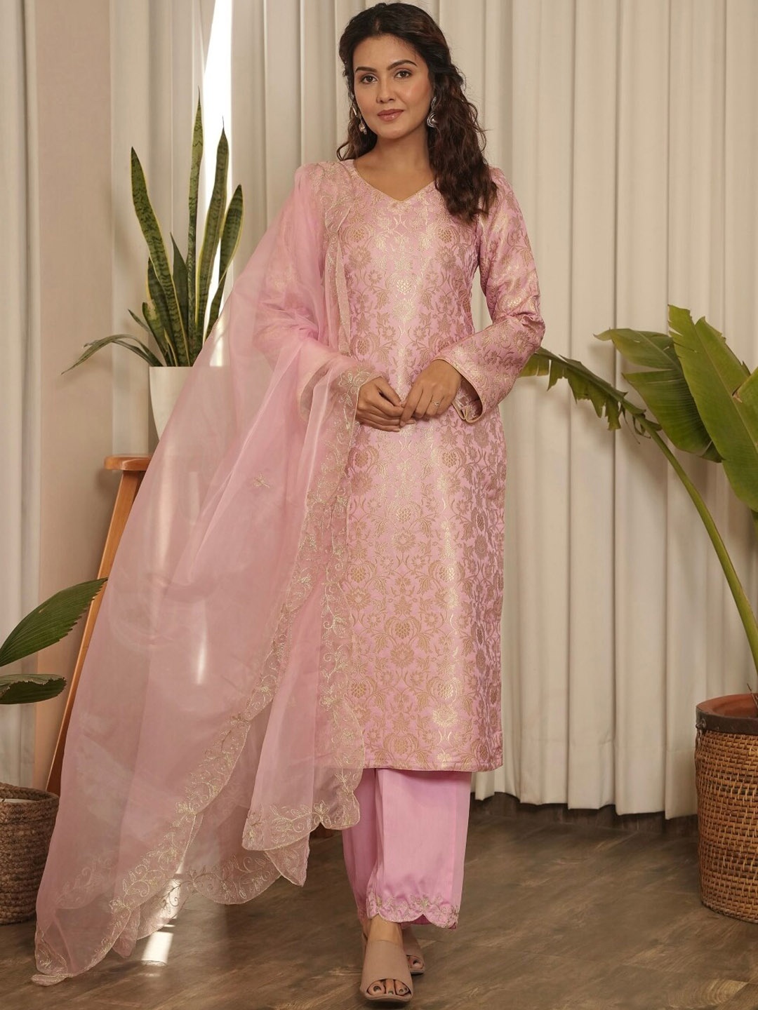 

OneWe Floral Woven Design Kurta With Trousers & Dupatta, Pink