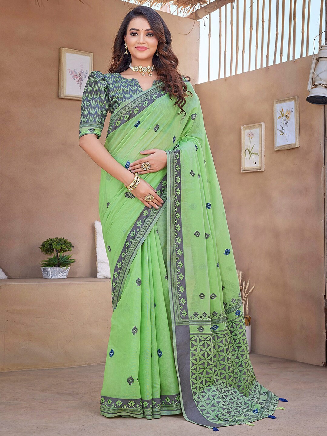 

Mitera Green Floral Woven Design Zari Silk Cotton Banarasi Saree, Lime green