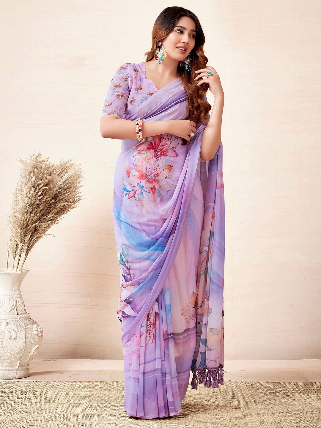 

Mitera Lavender Floral Printed Maheshwari Saree