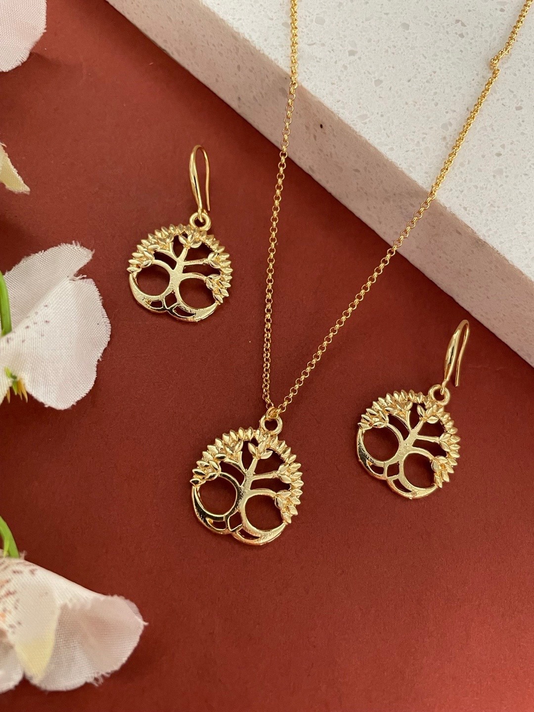 

Digital Dress Room Gold-Plated Jewellery Set