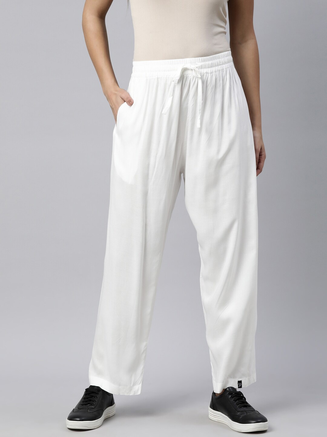 

TWIN BIRDS Solid Relaxed Fit Palazzos, White