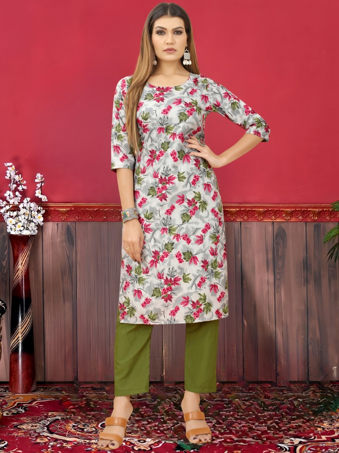

MAGMINA Floral Printed Straight Kurta, Grey