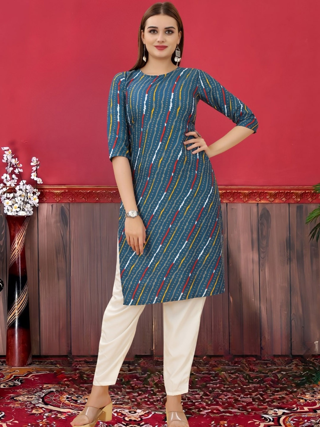 

MAGMINA Striped Round Neck Straight Kurta, Blue