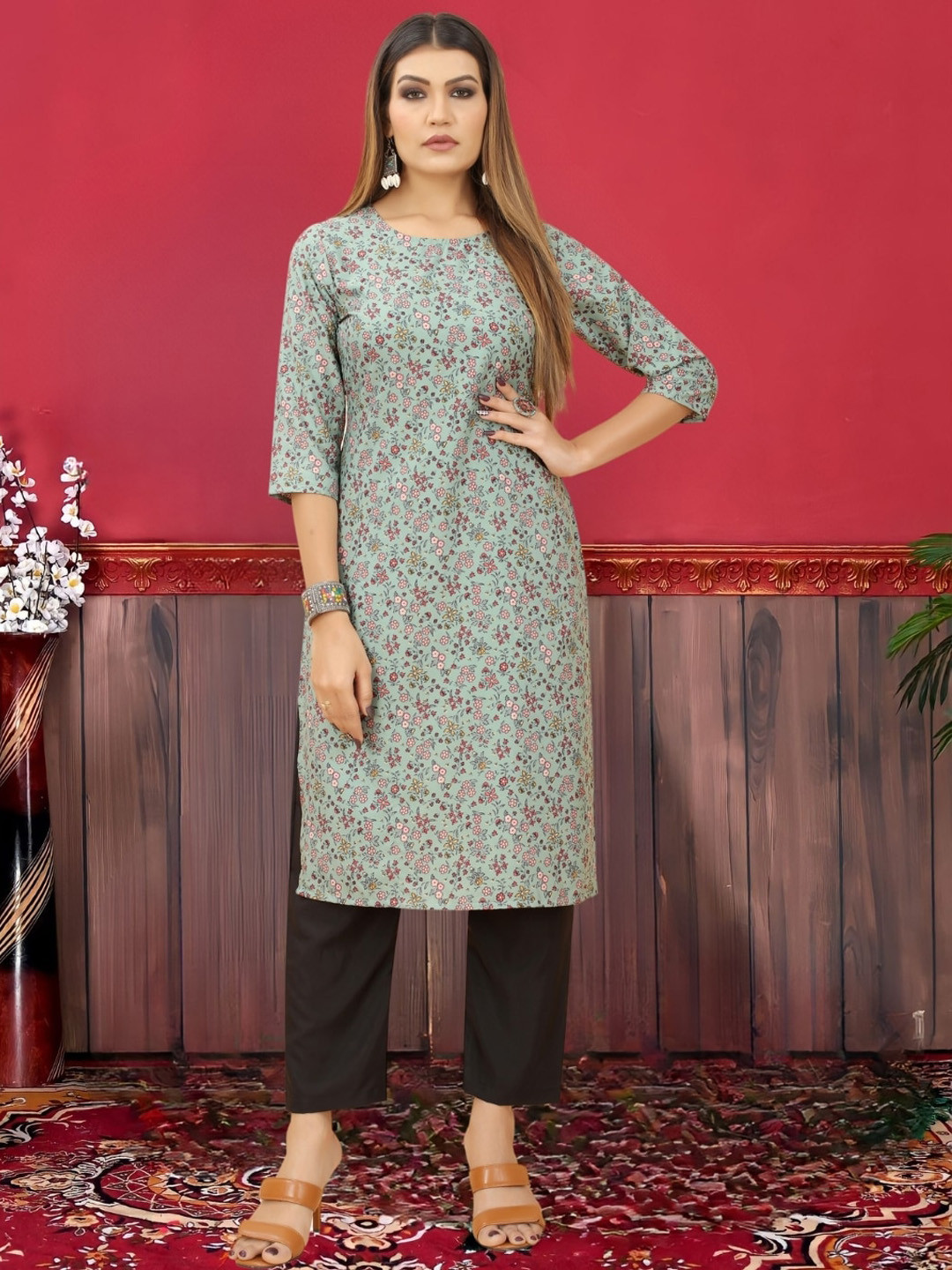 

MAGMINA Floral Printed Three-Quarter Sleeves Crepe Kurta, Green