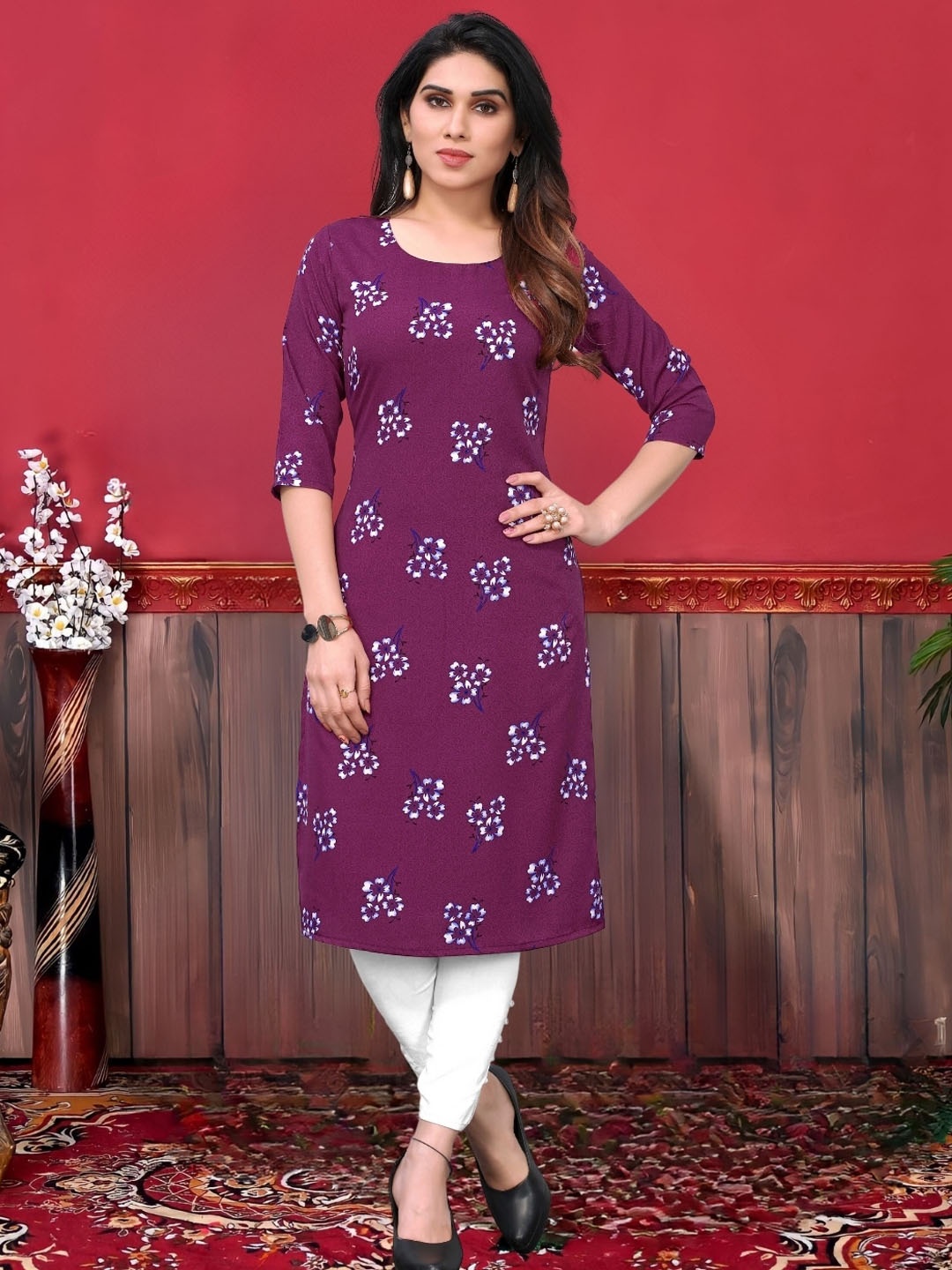 

MAGMINA Floral Printed Straight Kurta, Purple