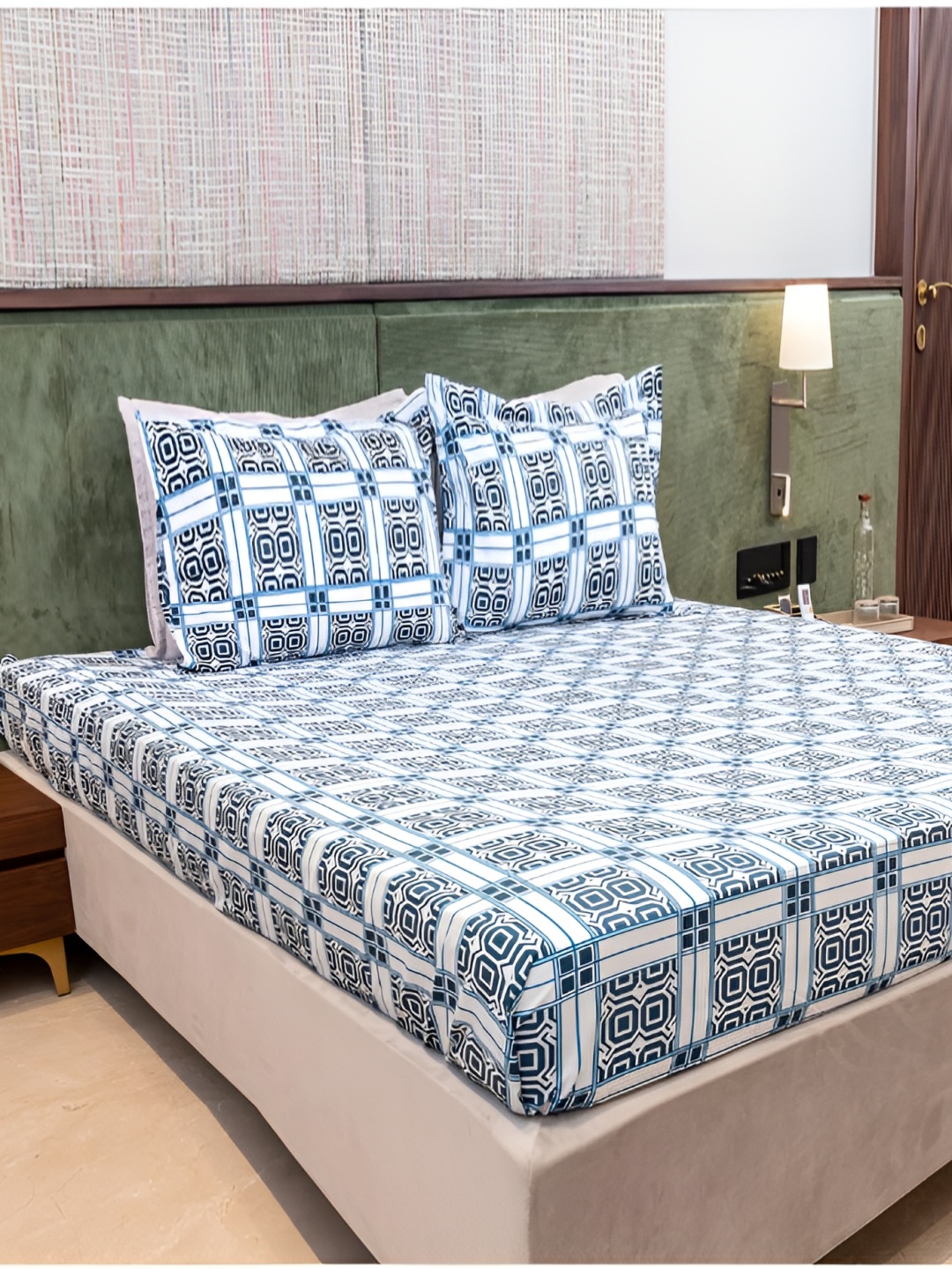 

Chann Studio Blue Geometric Microfiber 300 TC King Bedsheet With 2 Pillow Covers