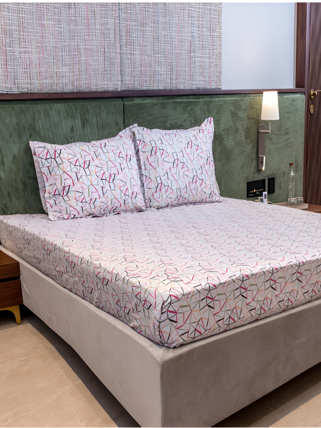 

Chann Studio Nude-Coloured Geometric Microfiber 300 TC King Bedsheet With 2 Pillow Covers