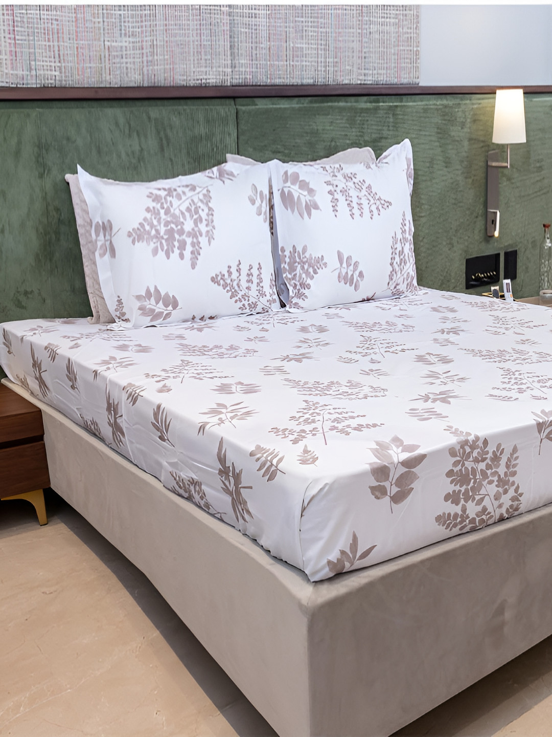 

Chann Studio Brown Floral Microfiber 300 TC King Bedsheet With 2 Pillow Covers