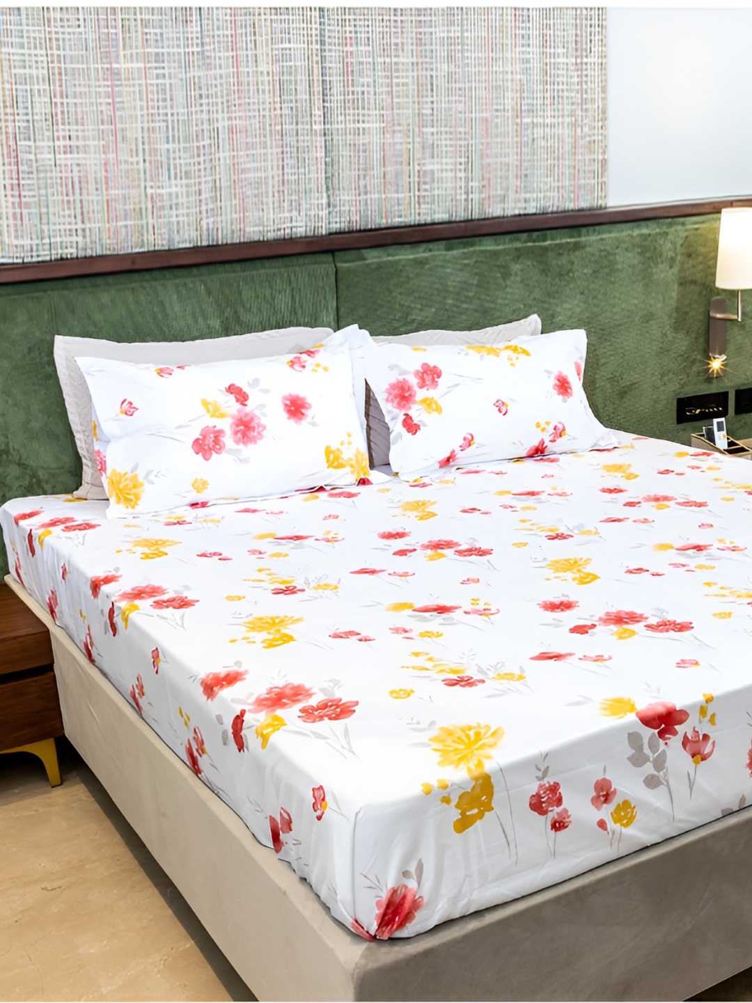 

Chann Studio Red Floral Microfiber 300 TC Fitted King Bedsheet With 2 Pillow Covers