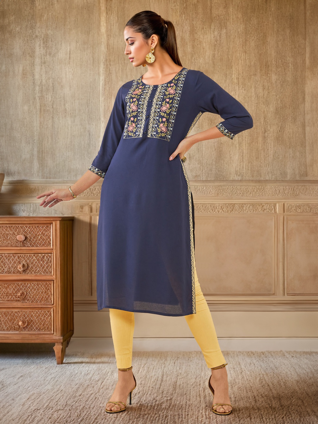 

Soch Floral Embroidered Yoke Design Round Neck Three-Quarter Sleeves Thread Work Kurta, Navy blue