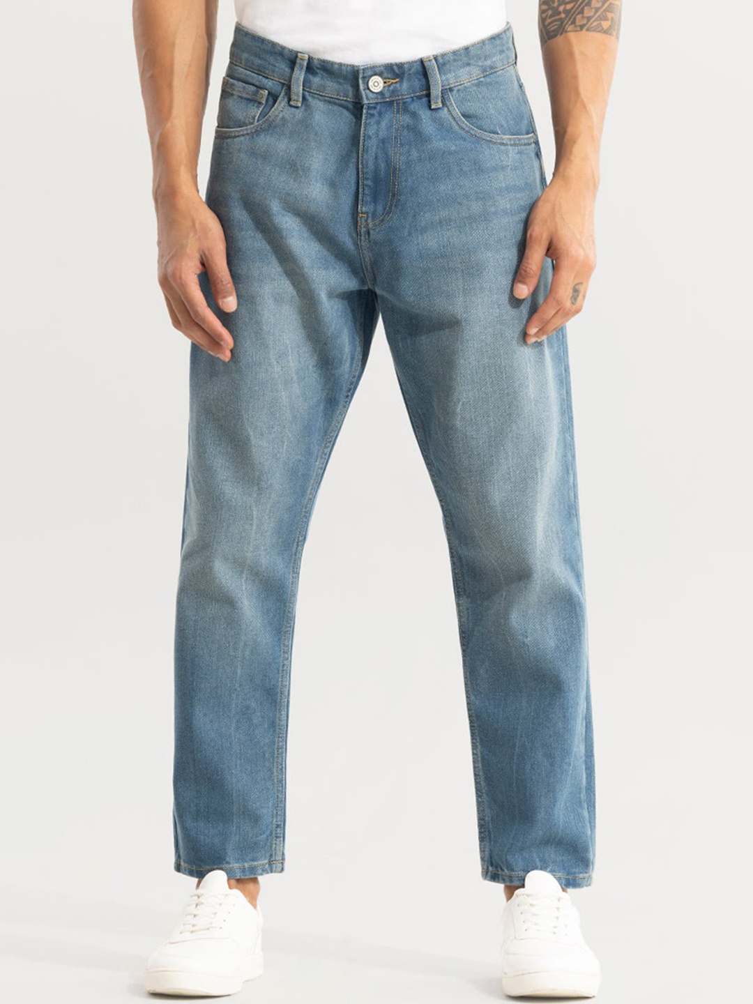 

Snitch Men Clean Look Relaxed Fit Light Fade Cotton Jeans, Blue