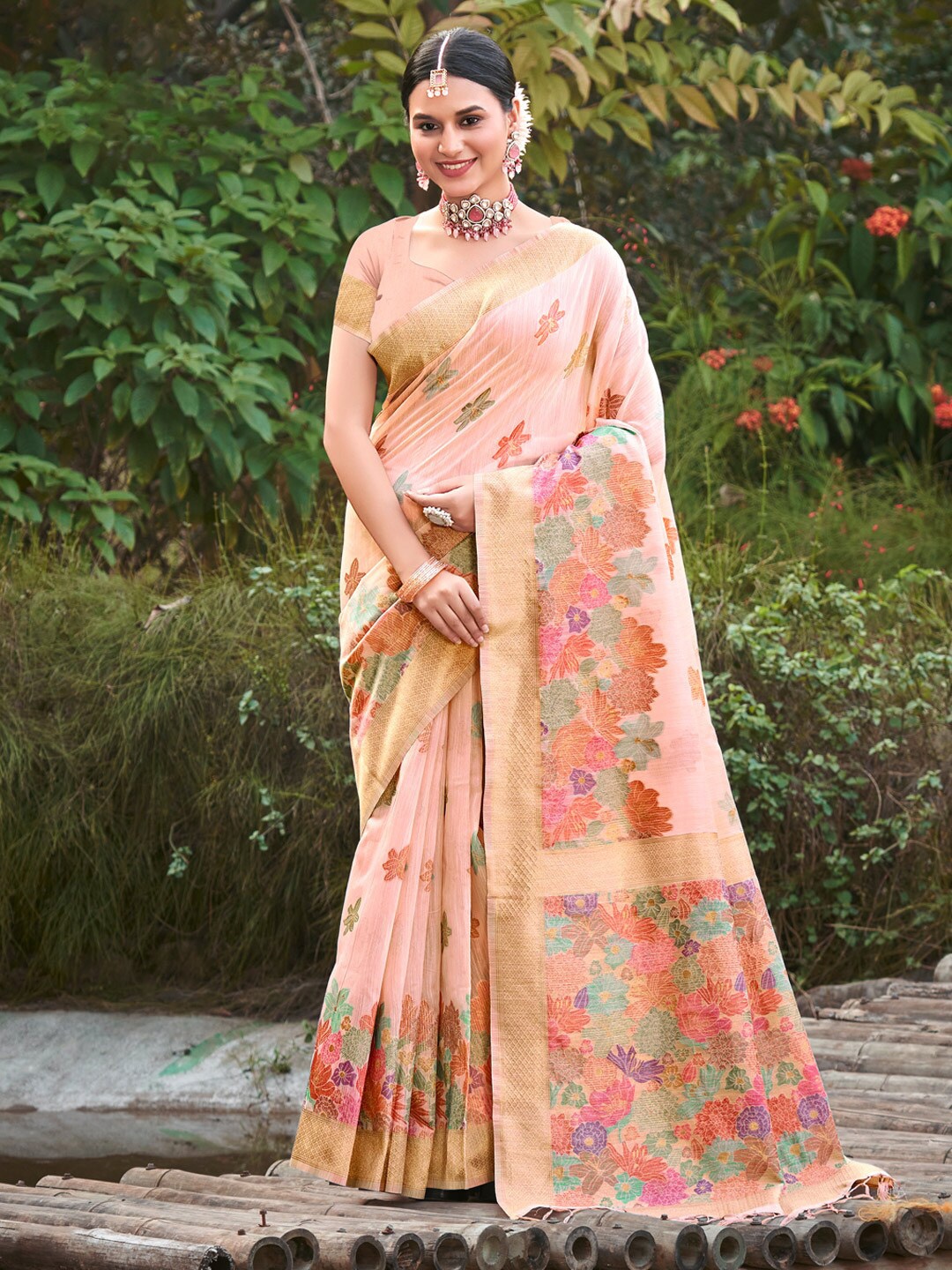 

SANGAM PRINTS Floral Woven Design Cotton Zari Saree, Peach