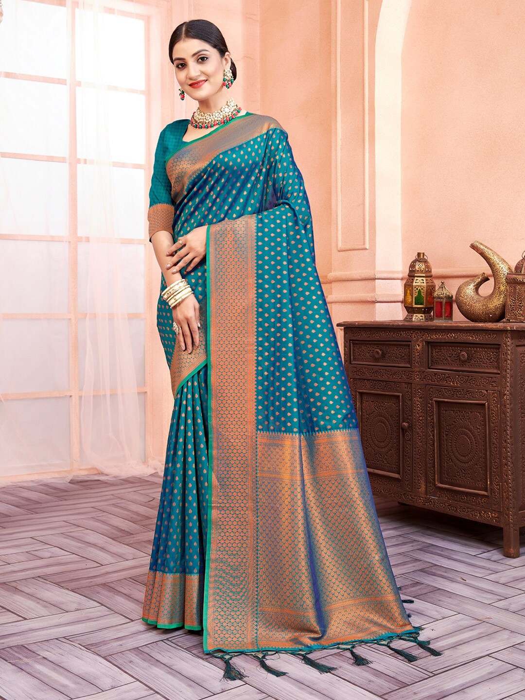 

SANGAM PRINTS Woven Design Zari Silk Saree, Sea green