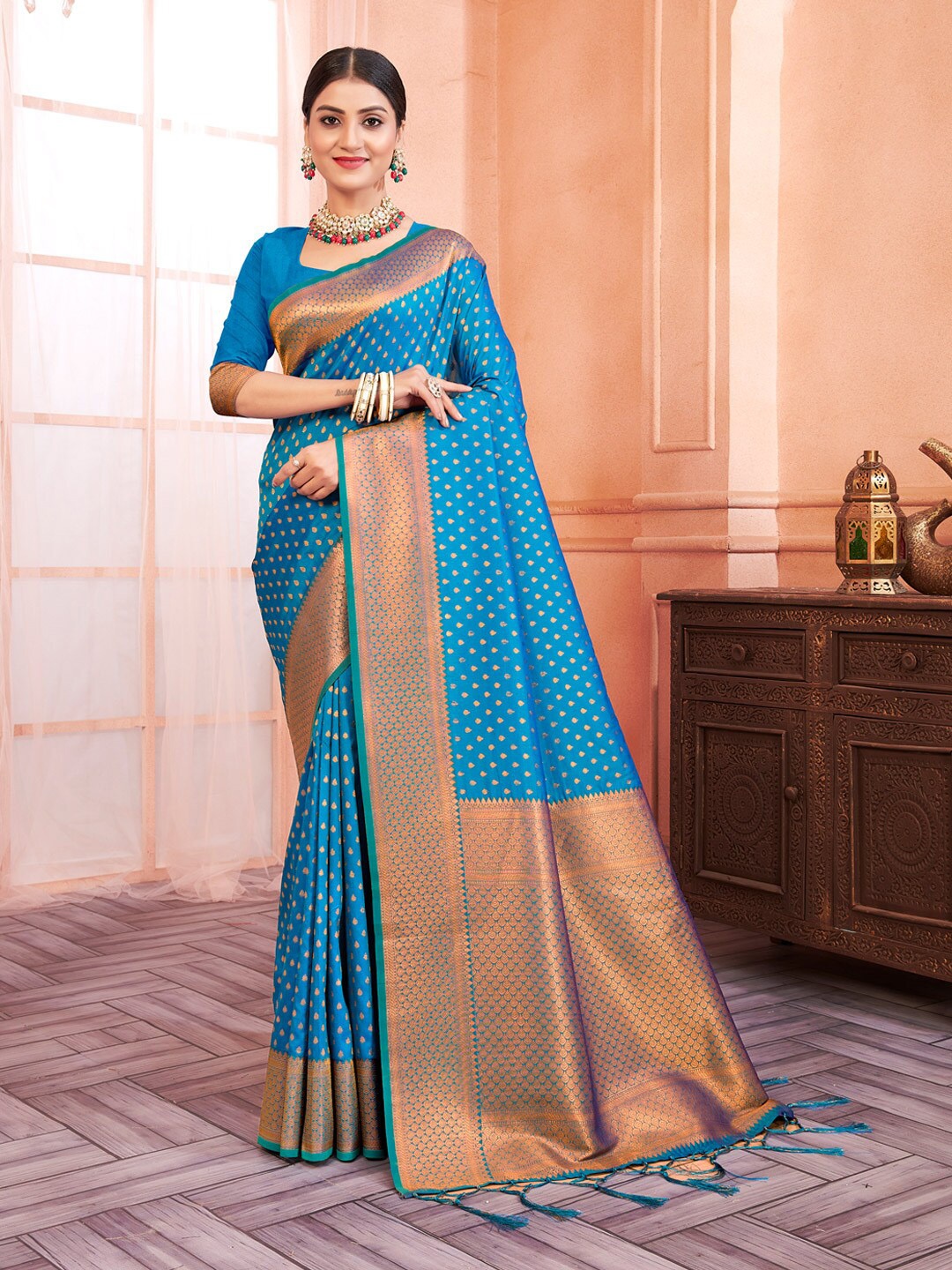 

SANGAM PRINTS Woven Design Zari Saree, Blue