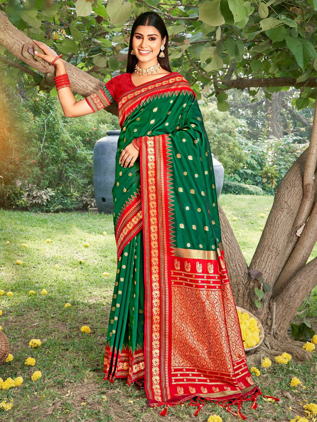 

SANGAM PRINTS Woven Design Zari Silk Blend Paithani Saree, Green