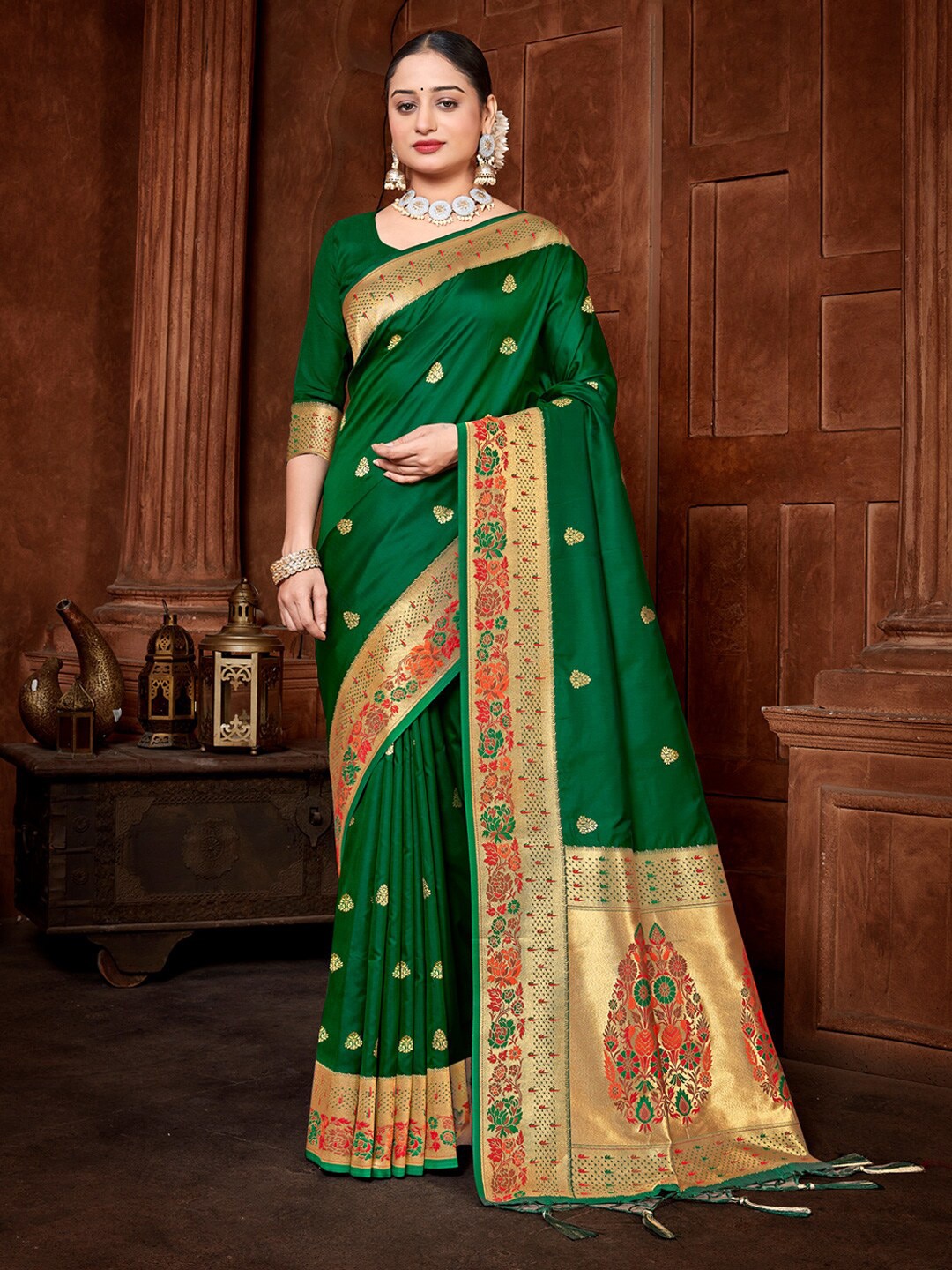 

SANGAM PRINTS Woven Design Zari Silk Paithani Saree, Green