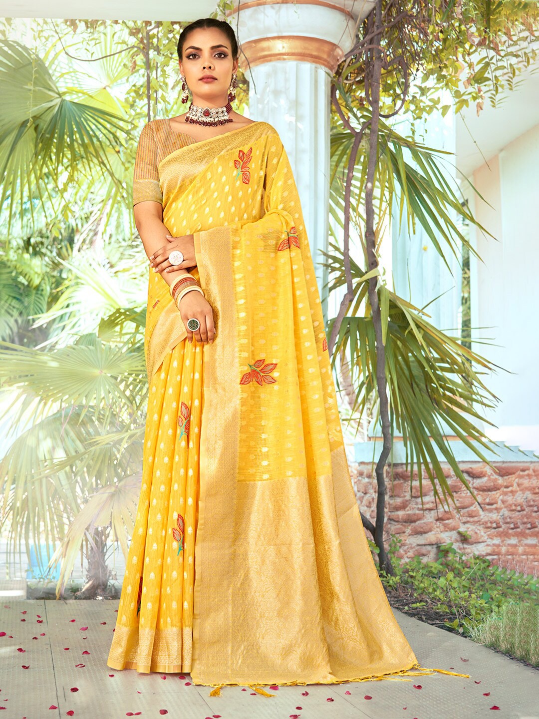 

SANGAM PRINTS Woven Design Zari Cotton Saree, Yellow