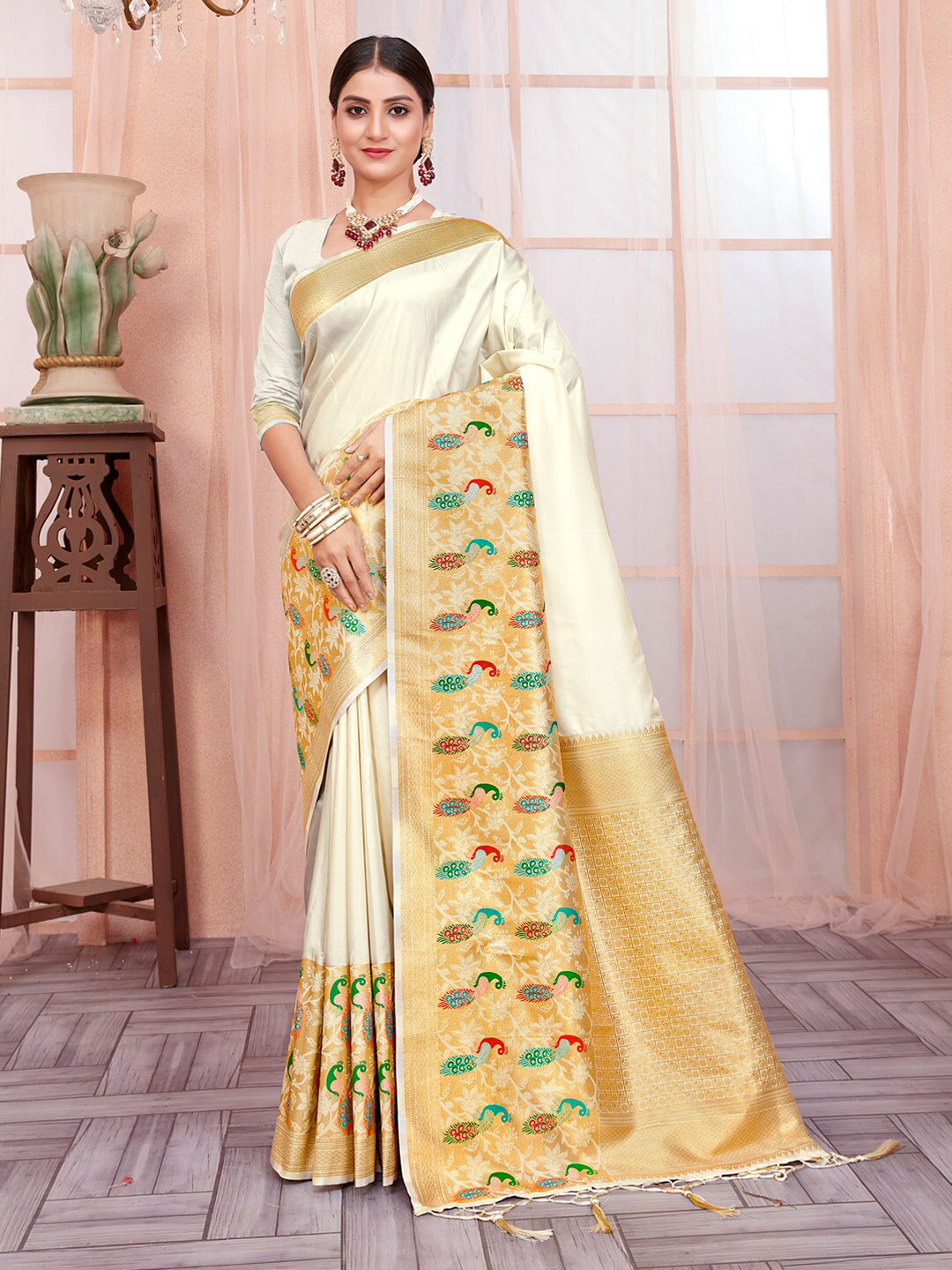 

SANGAM PRINTS Woven Design Zari Silk Paithani Saree, White