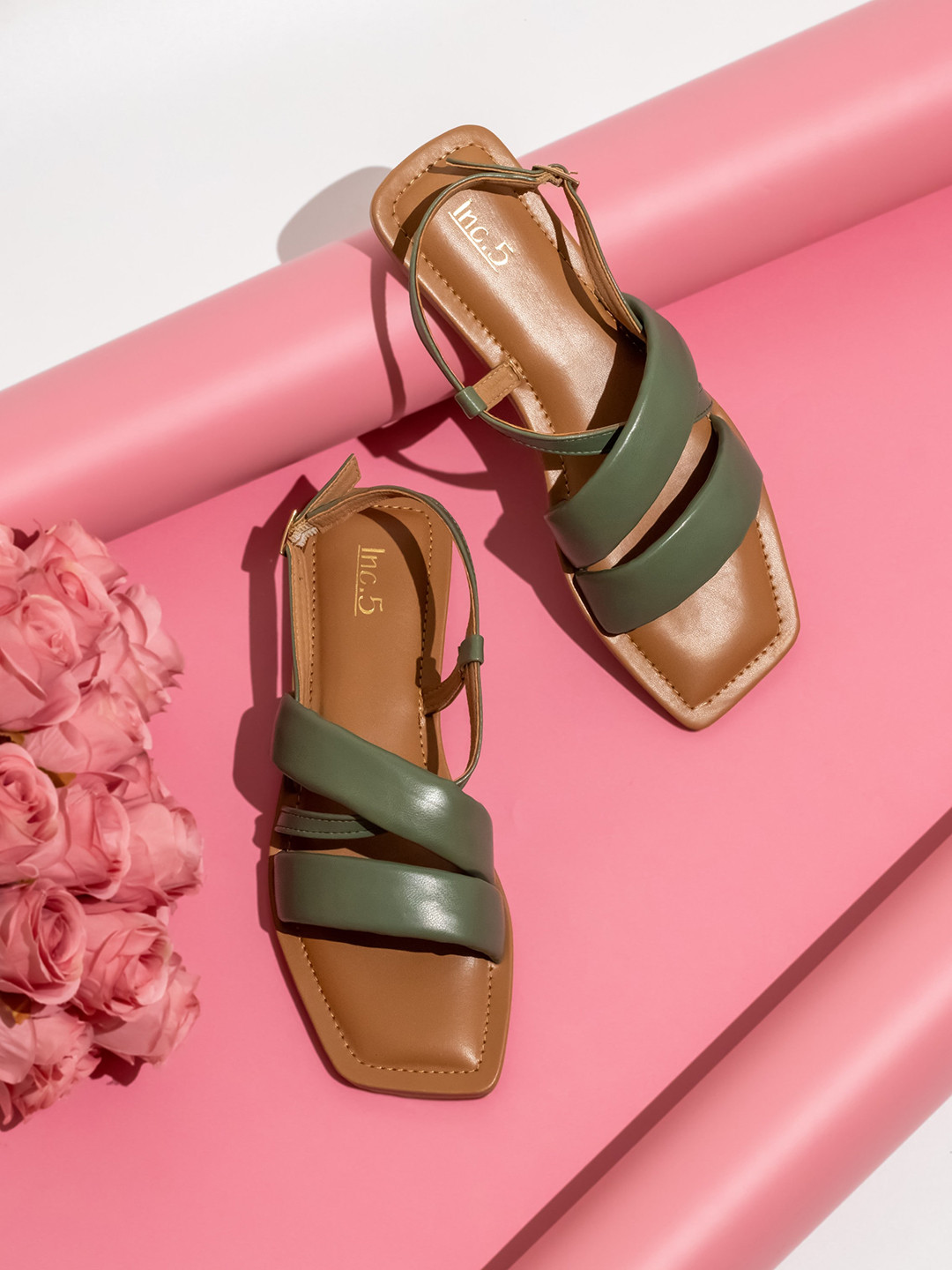 

Inc 5 Open Toe Flats, Green