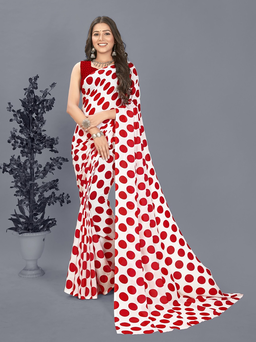 

Moda Rapido Polka Dot Printed Saree, Red