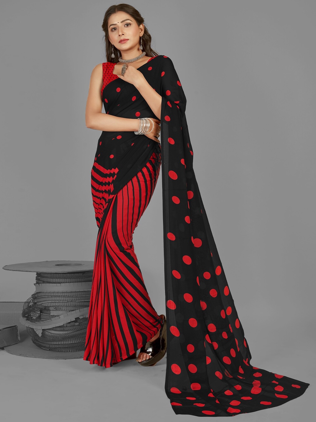 

Moda Rapido Polka Dot Printed Saree, Red