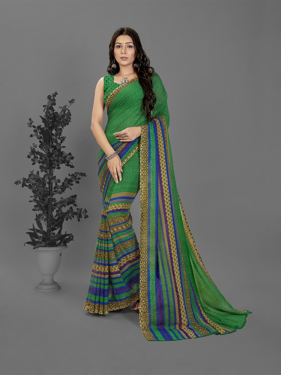 

Moda Rapido Ethnic Motifs Saree, Green