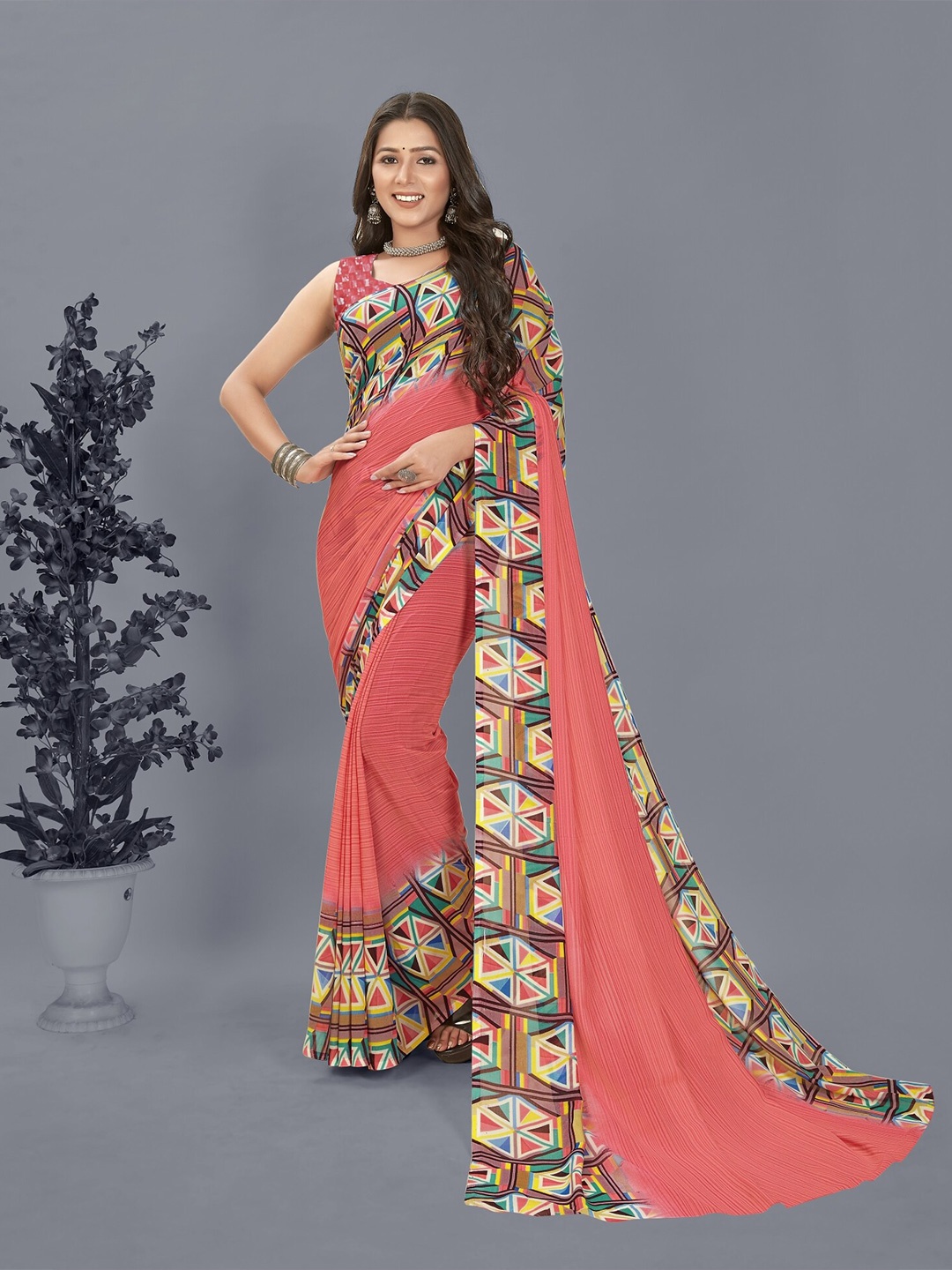 

Moda Rapido Abstract Printed Saree, Pink