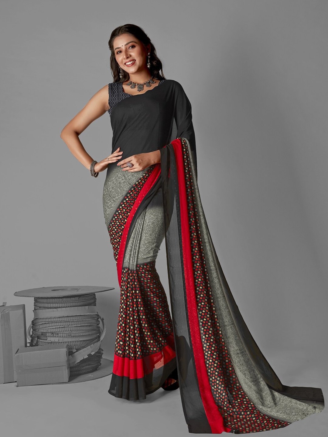 

Moda Rapido Floral Printed Saree, Black