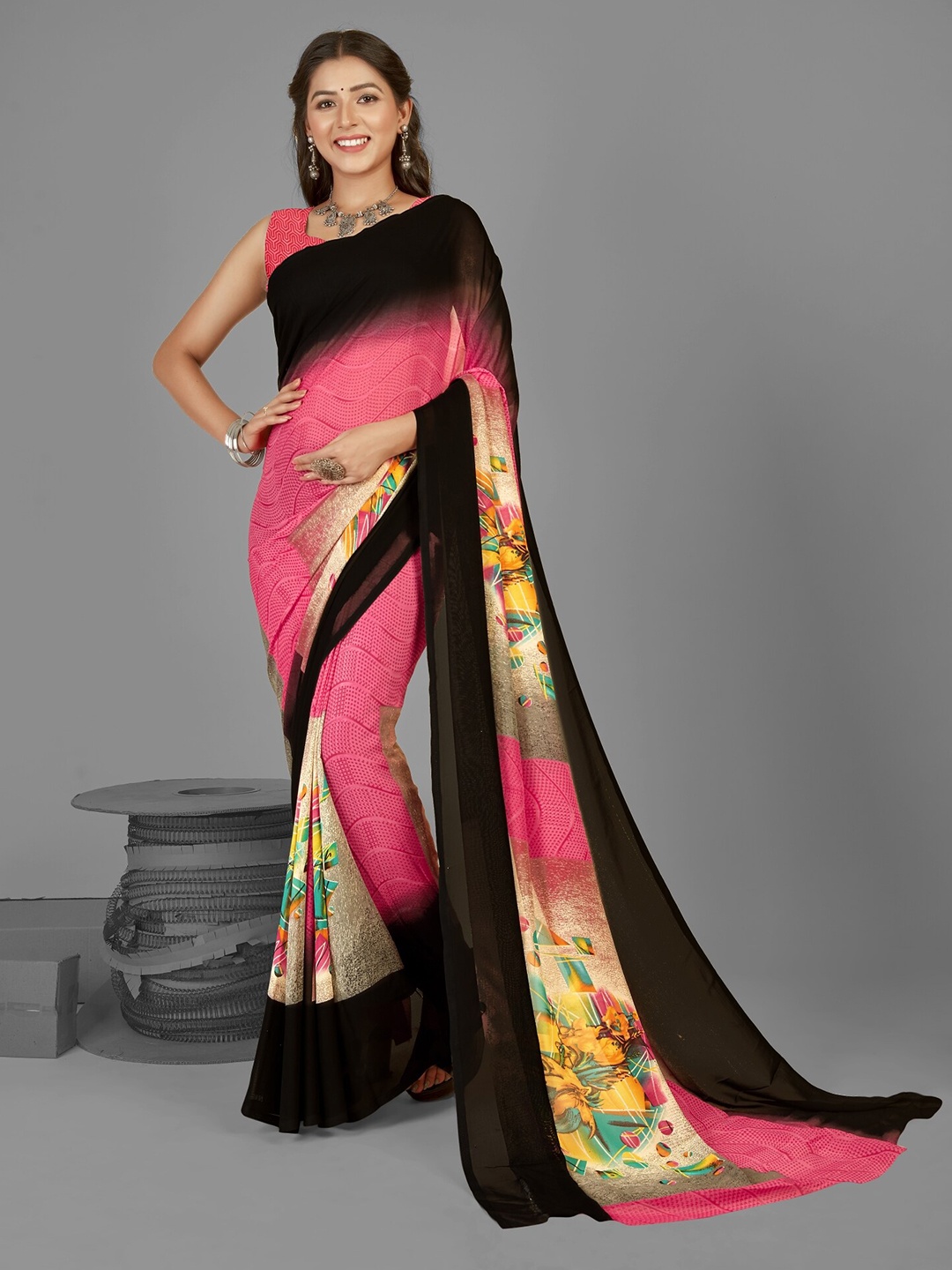 

Moda Rapido Geometric Printed Saree, Brown