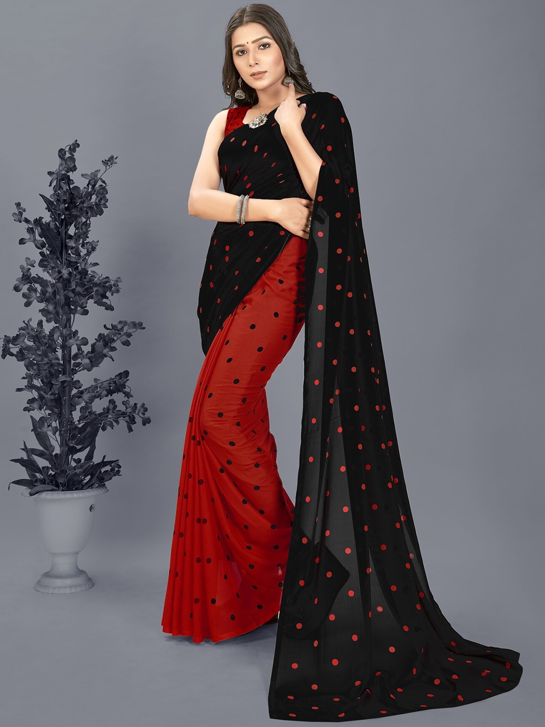 

Moda Rapido Polka Dot Saree, Red