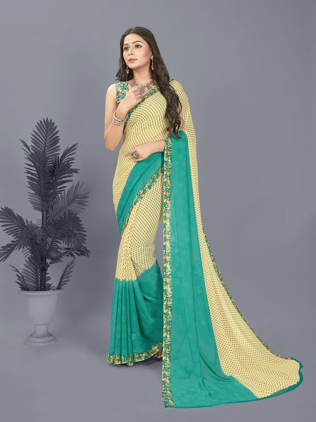 

ANAND SAREES Floral Printed Saree, Cream