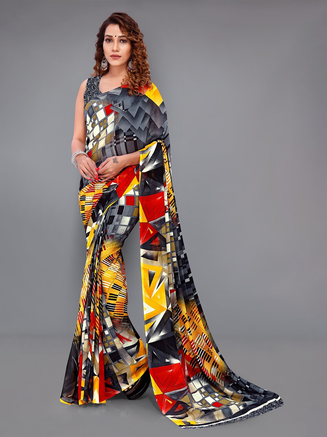 

Moda Rapido Geometric Printed Saree, Grey
