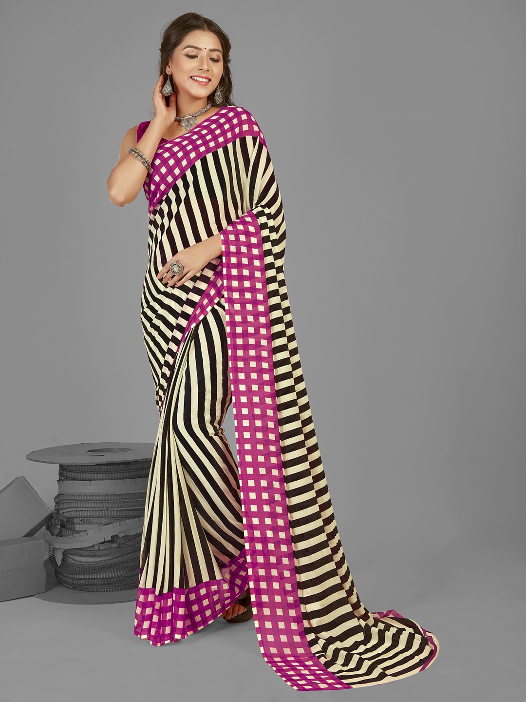 

ANAND SAREES Striped Printed Saree, Pink