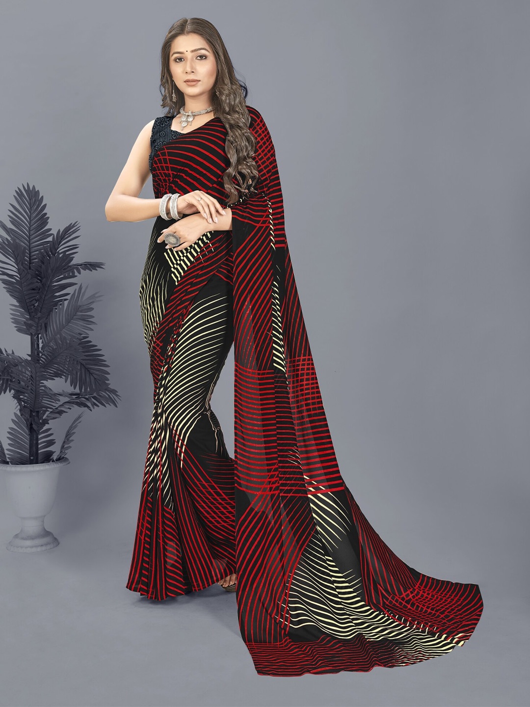 

Moda Rapido Striped Printed Saree, Red