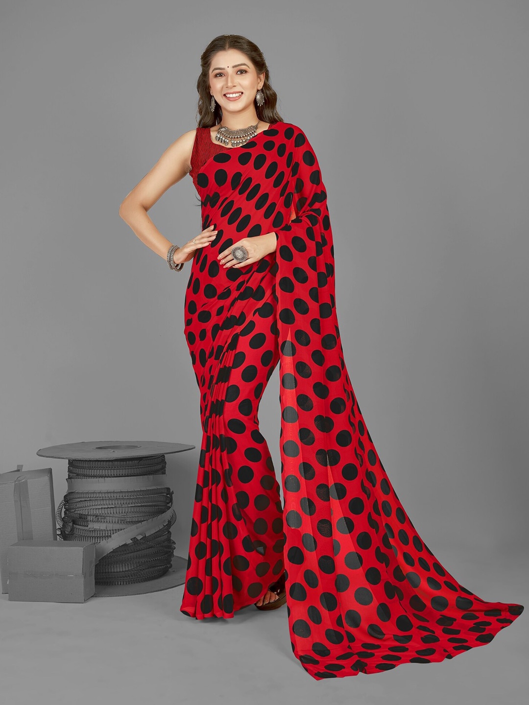 

Moda Rapido Polka Dot Printed Saree, Red