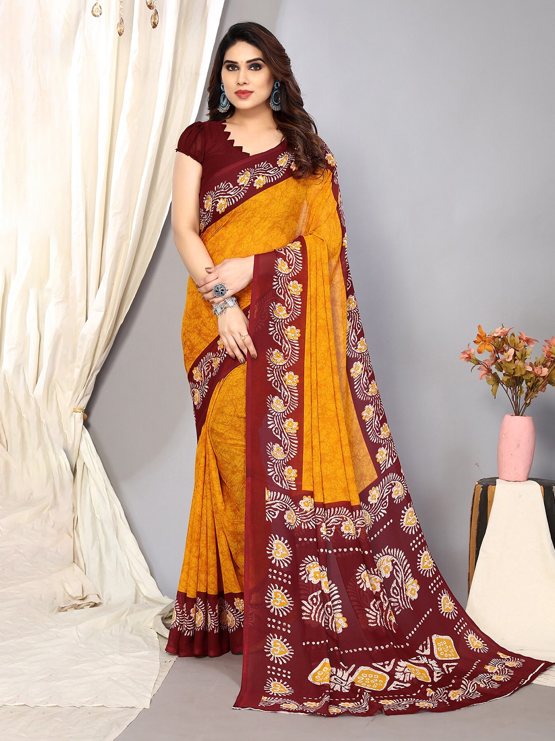

ANAND SAREES Floral Printed Saree, Yellow