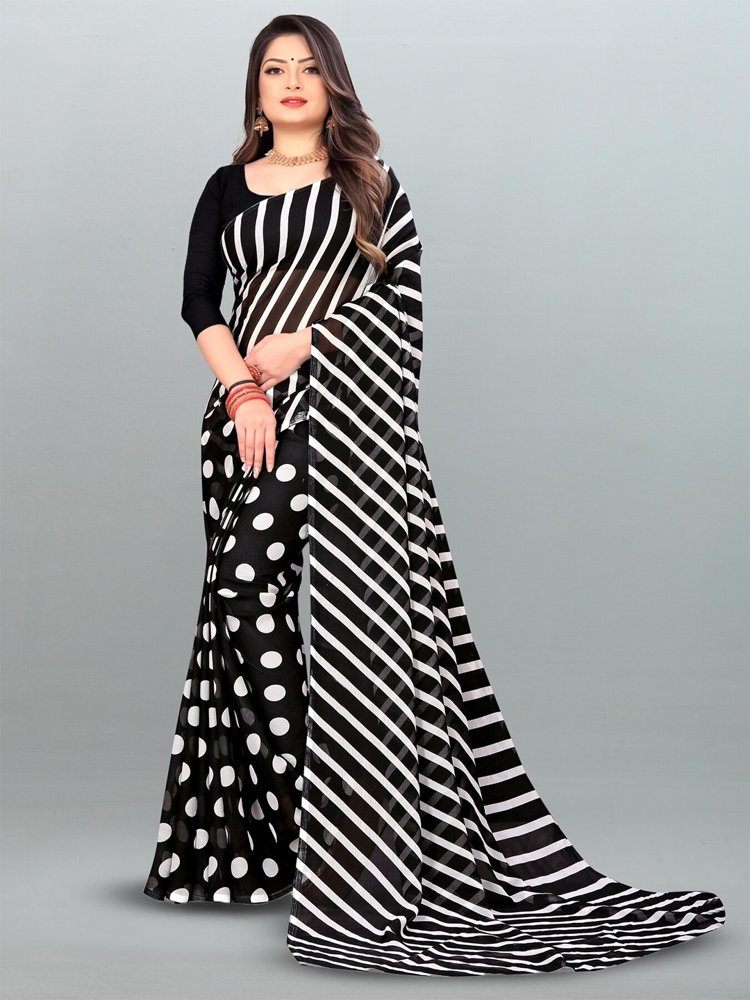 

Moda Rapido Polka Dot Printed Saree, White