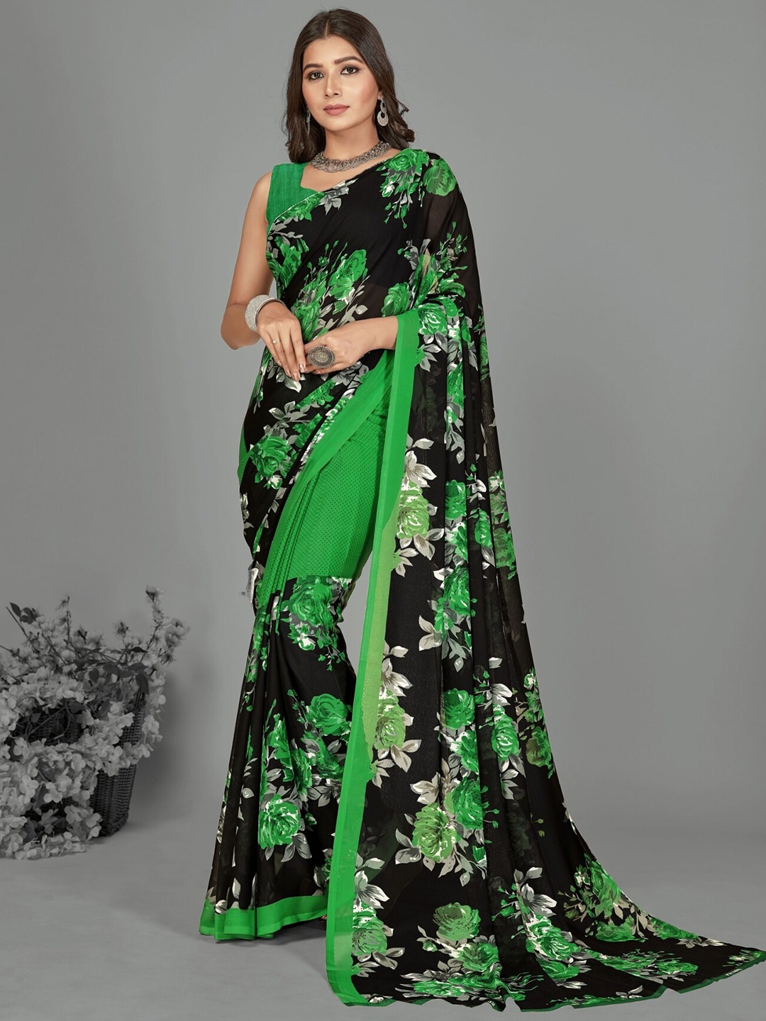 Moda Rapido Floral Printed Saree, Green
