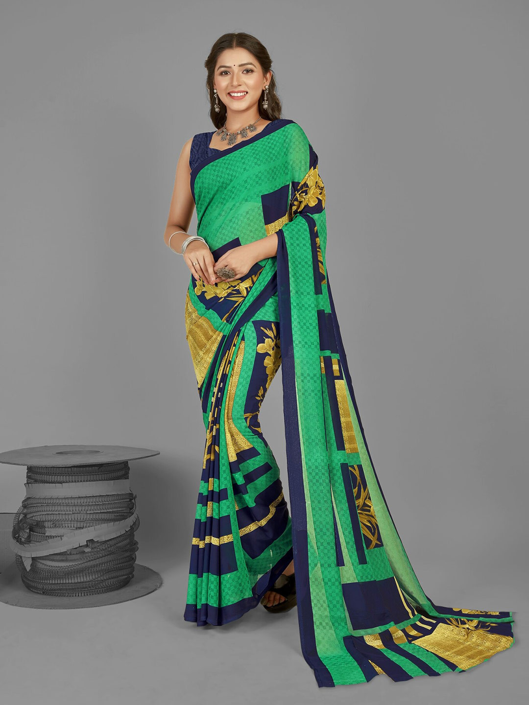 

ANAND SAREES Floral Printed Saree, Green