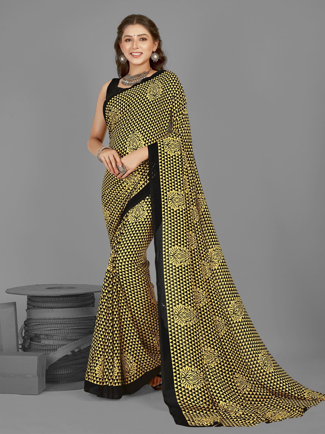 

ANAND SAREES Geometric Printed Saree, Black