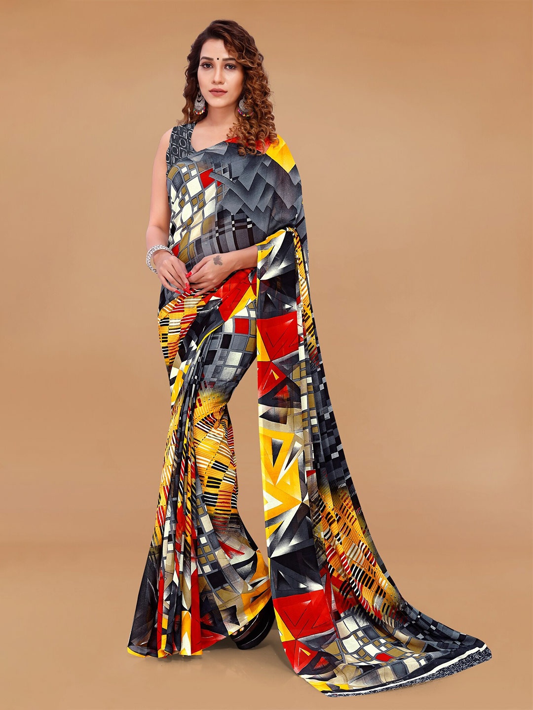

Moda Rapido Floral Printed Saree, Grey