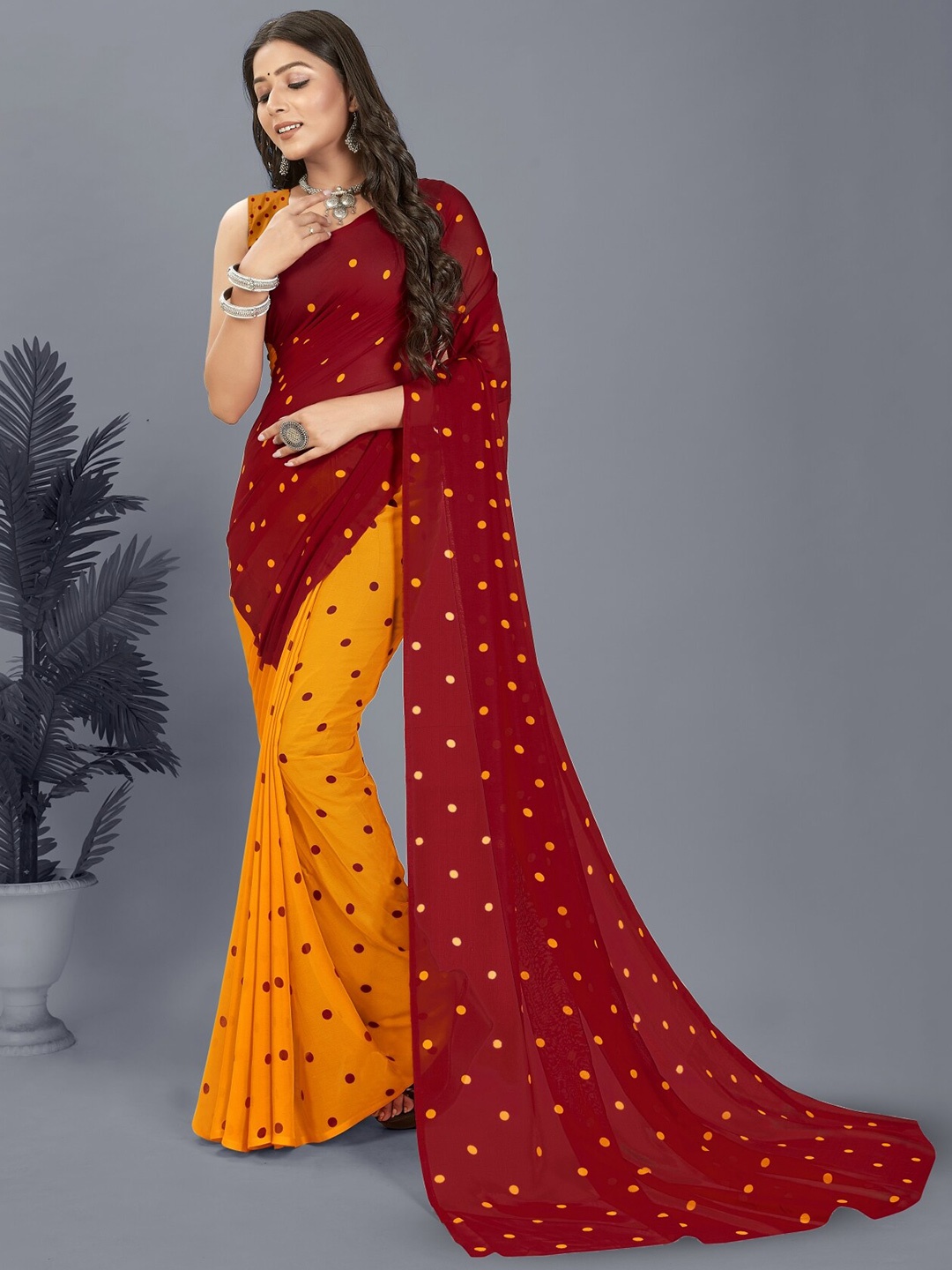 

Moda Rapido Polka Dot Printed Saree, Red