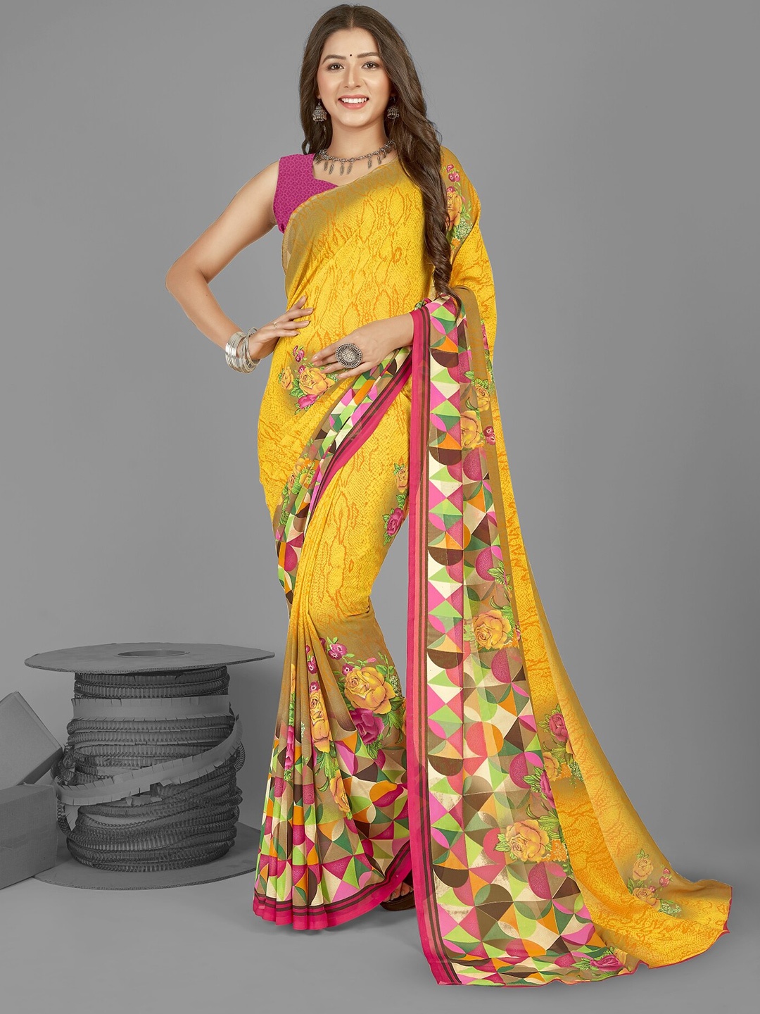 

Moda Rapido Floral Printed Saree, Yellow