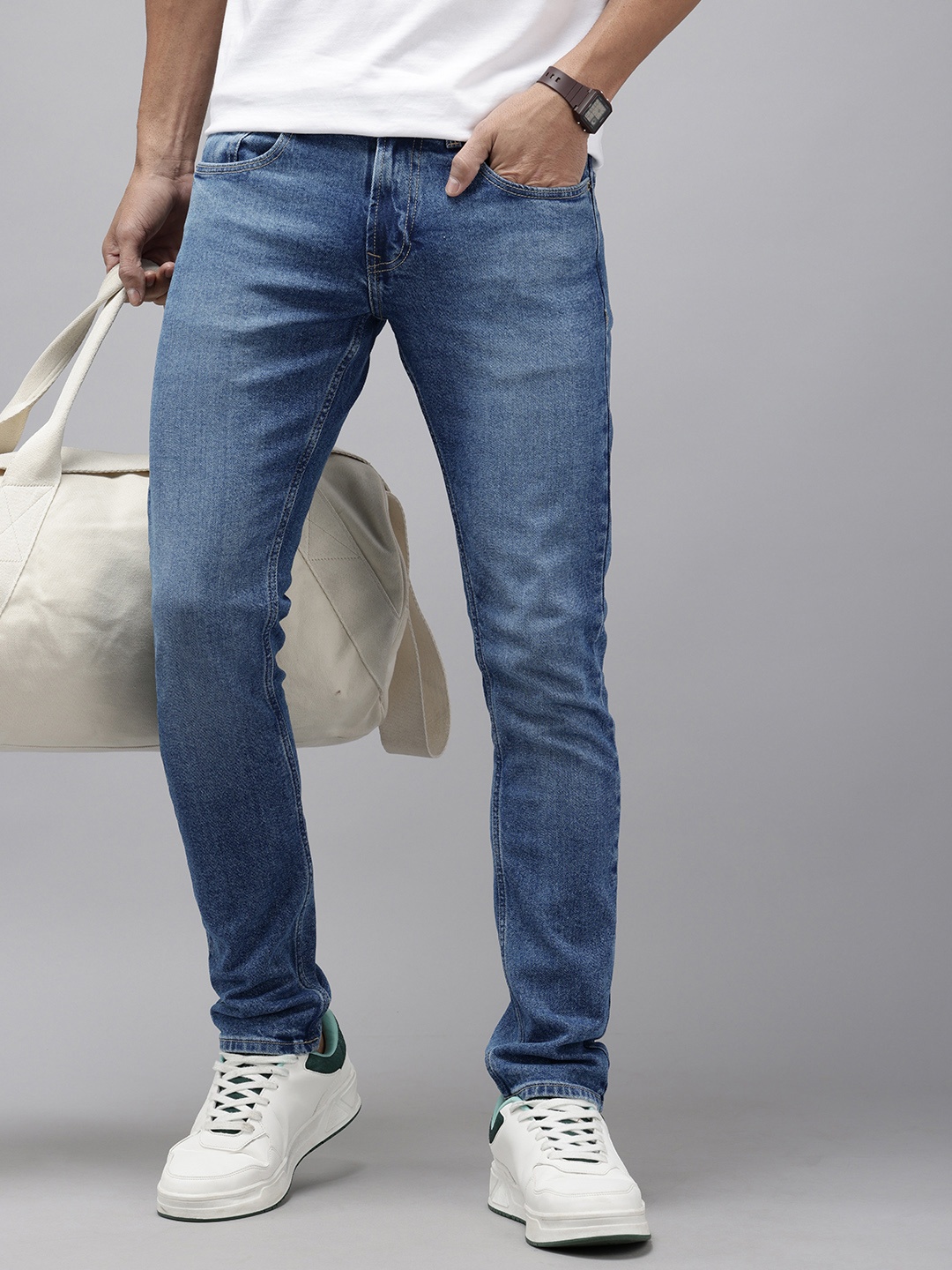 

SPYKAR Men Slim Fit Low-Rise Heavy Fade Stretchable Jeans, Blue