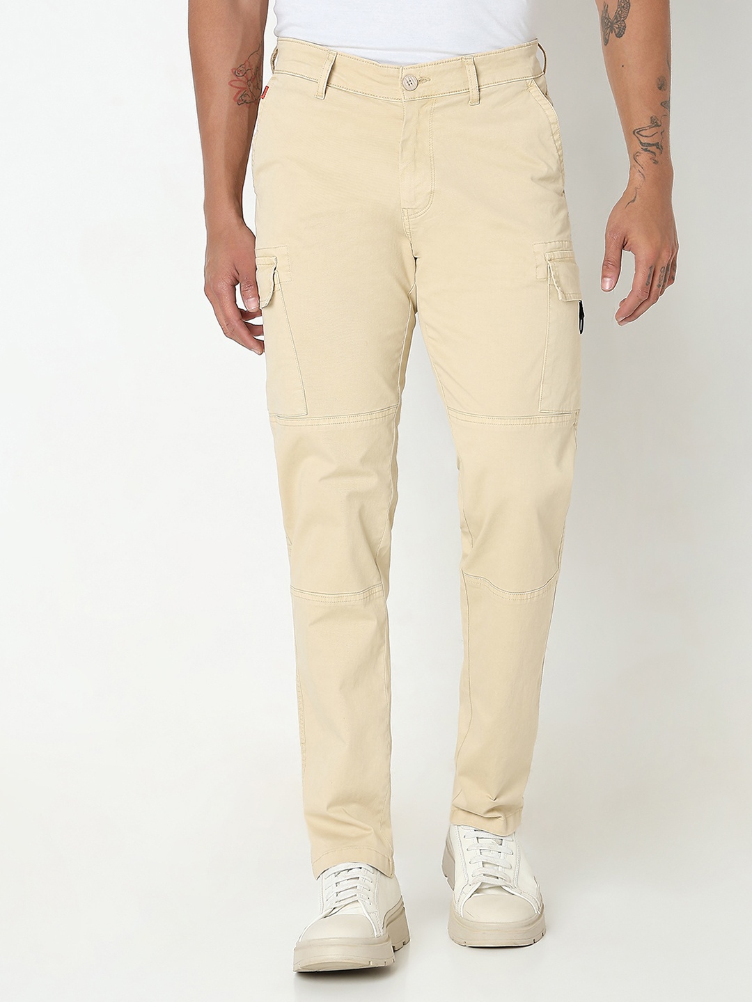 

SPYKAR Men Cargos Trousers, Beige