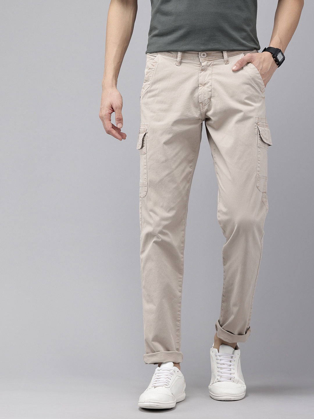 

SPYKAR Men Loose Fit Cargos Trousers, Beige