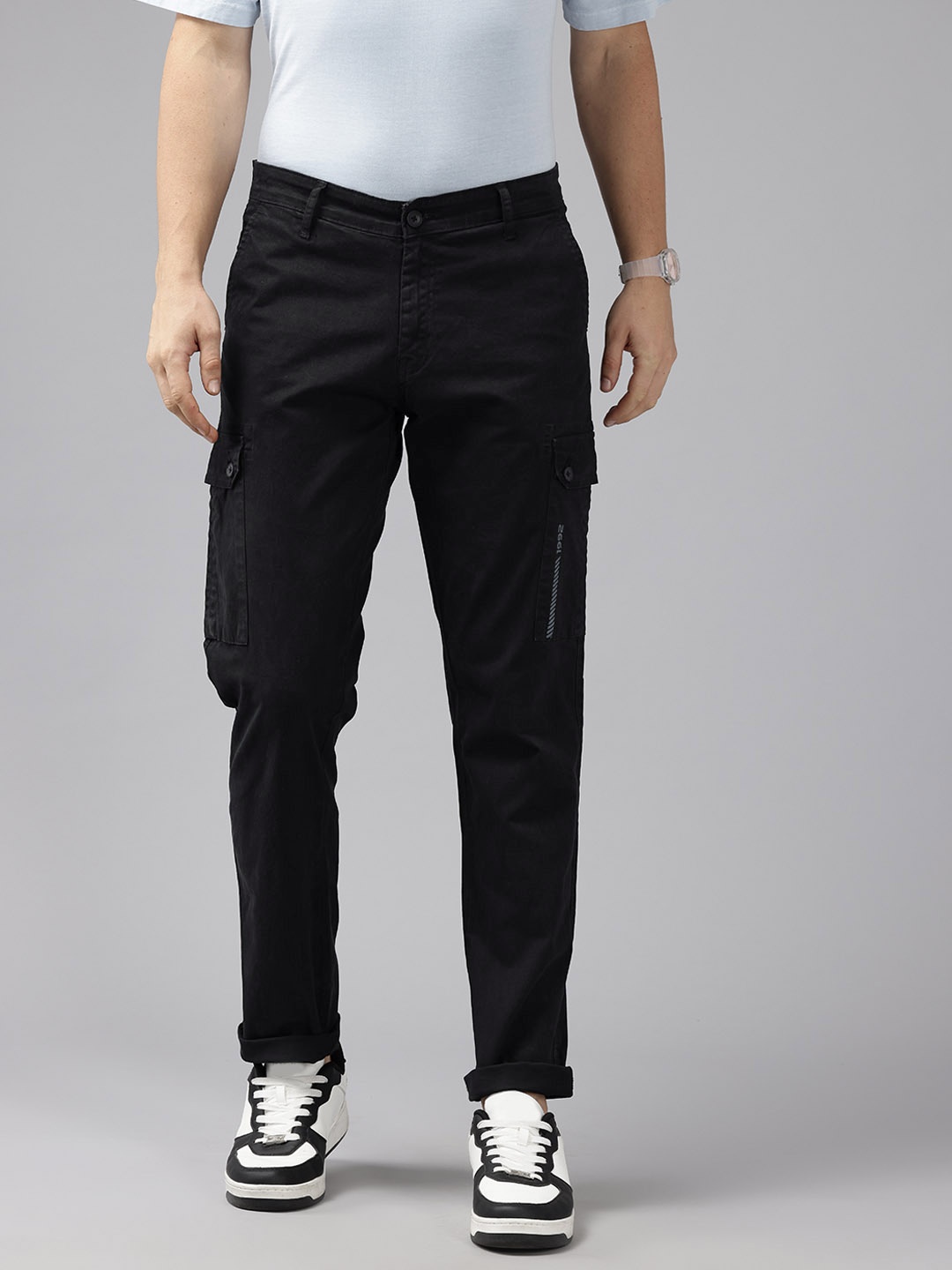 

SPYKAR Men Cargos Trousers, Black