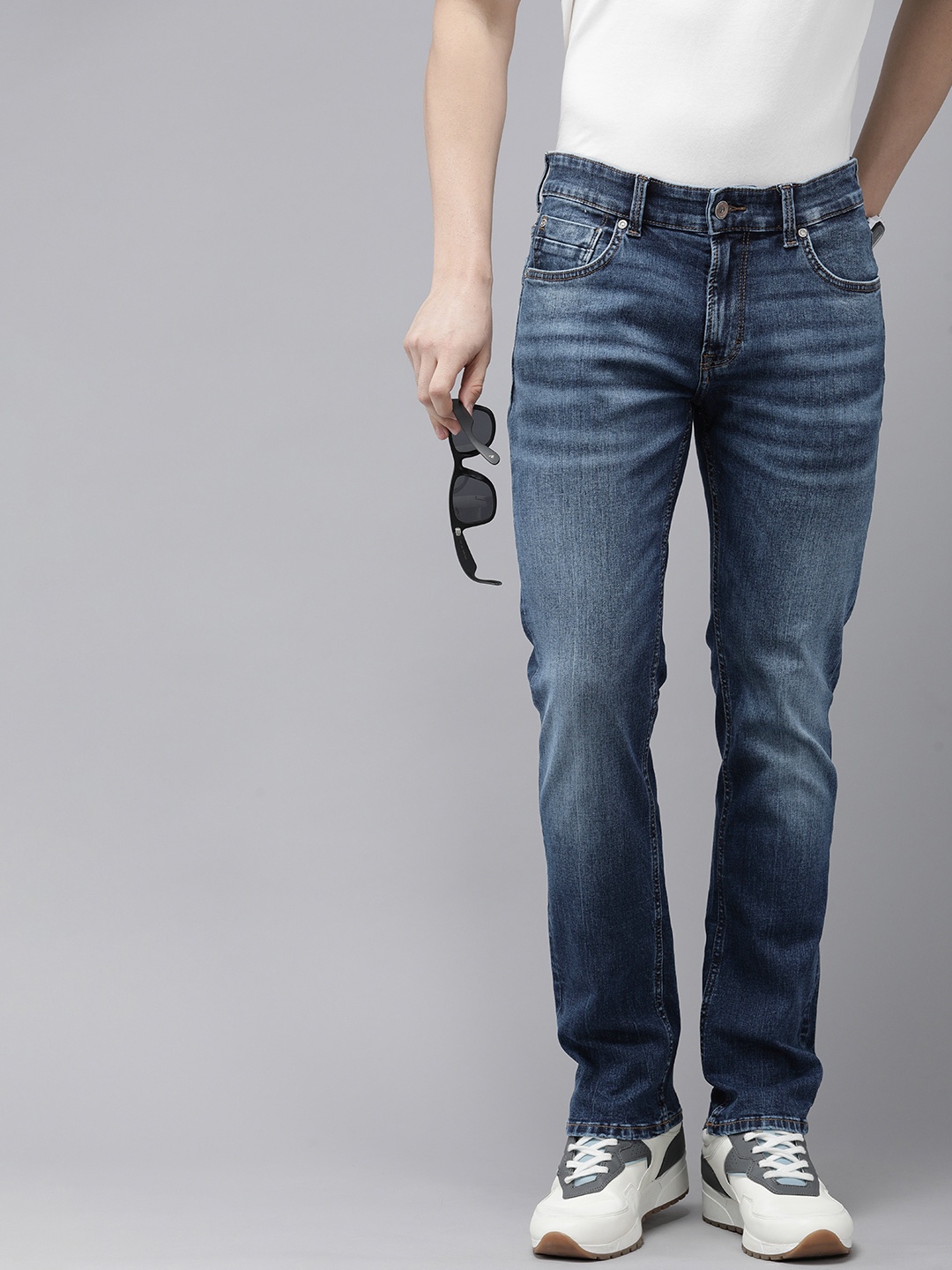 

SPYKAR Men Rovers Regular Fit Mid-Rise Light Fade Stretchable Jeans, Blue