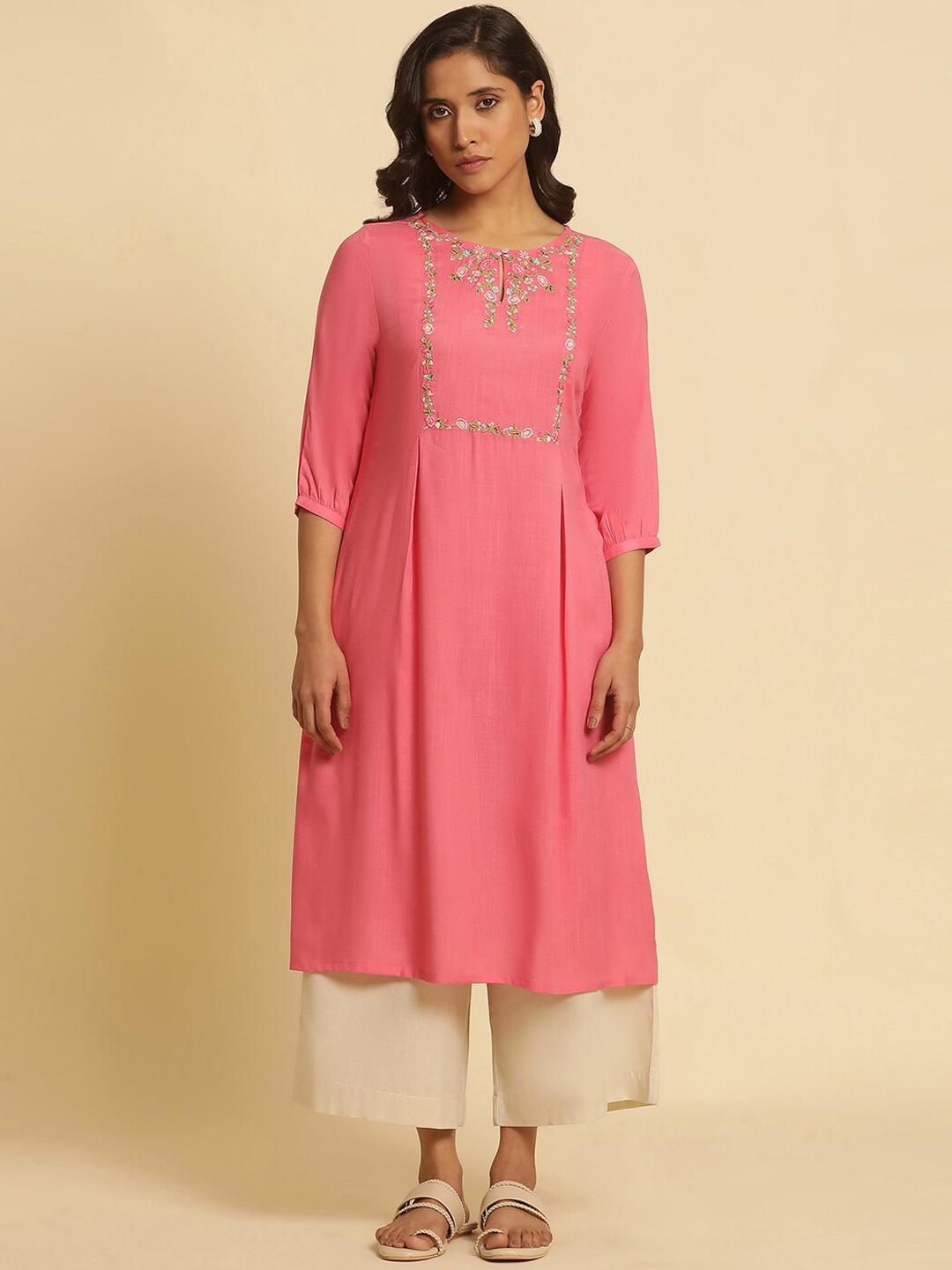 

W Women Floral Embroidered Kurta, Pink